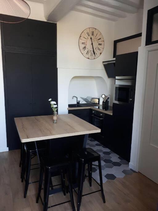 Appartement 4 Personnes - Vannes Intra-Muros - Rue Pietonne ภายนอก รูปภาพ